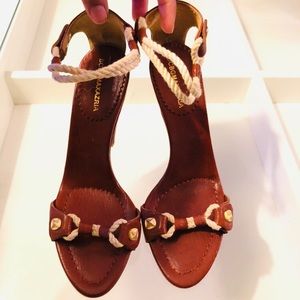 BCBG MAXAZRIA - brown leather/rope heel